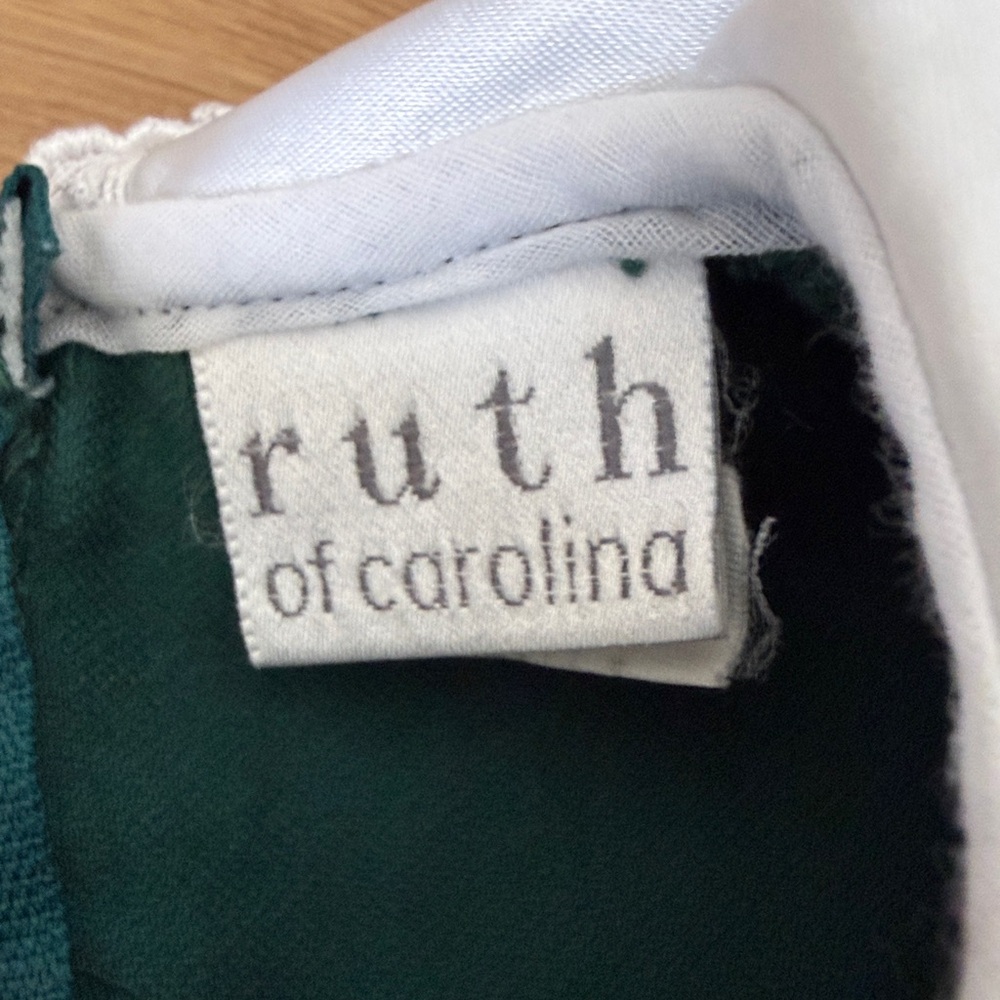 Ruth of Carolina Vintage Green Velvet Dress with Silk Peter Pan Neckline - Picture 3 of 5